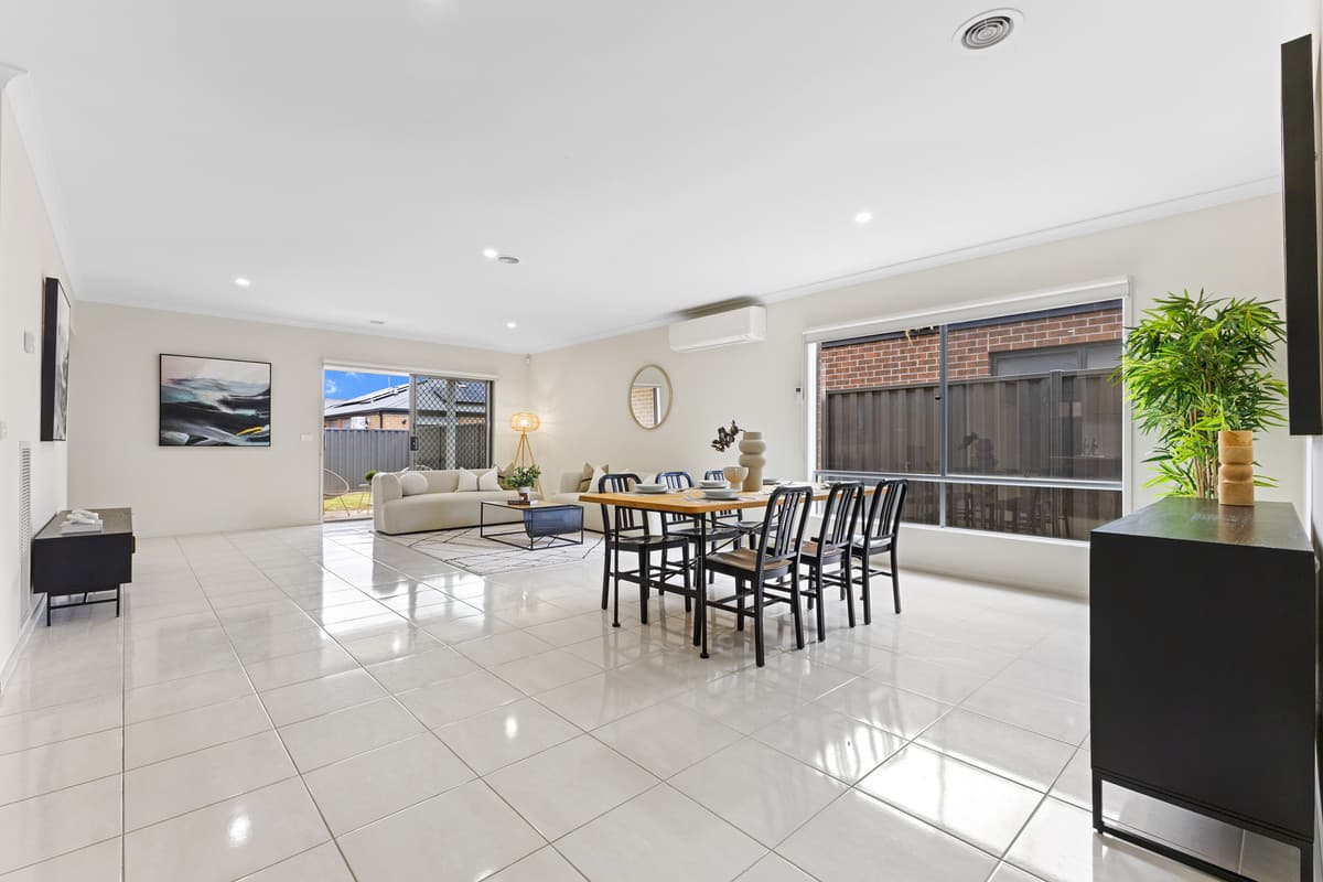 13 Juliet Way, Berwick VIC 3806, Berwick - Thumbnail 3