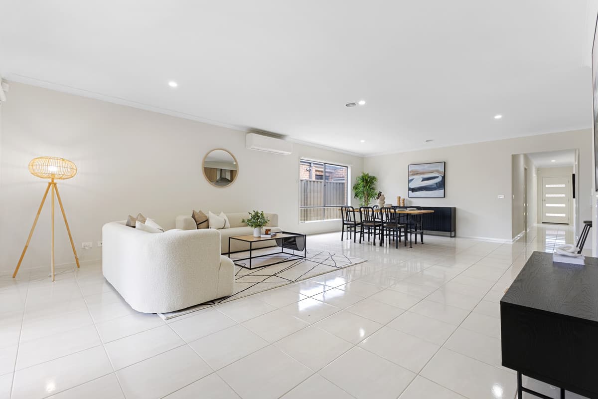 13 Juliet Way, Berwick VIC 3806, Berwick - Thumbnail 4