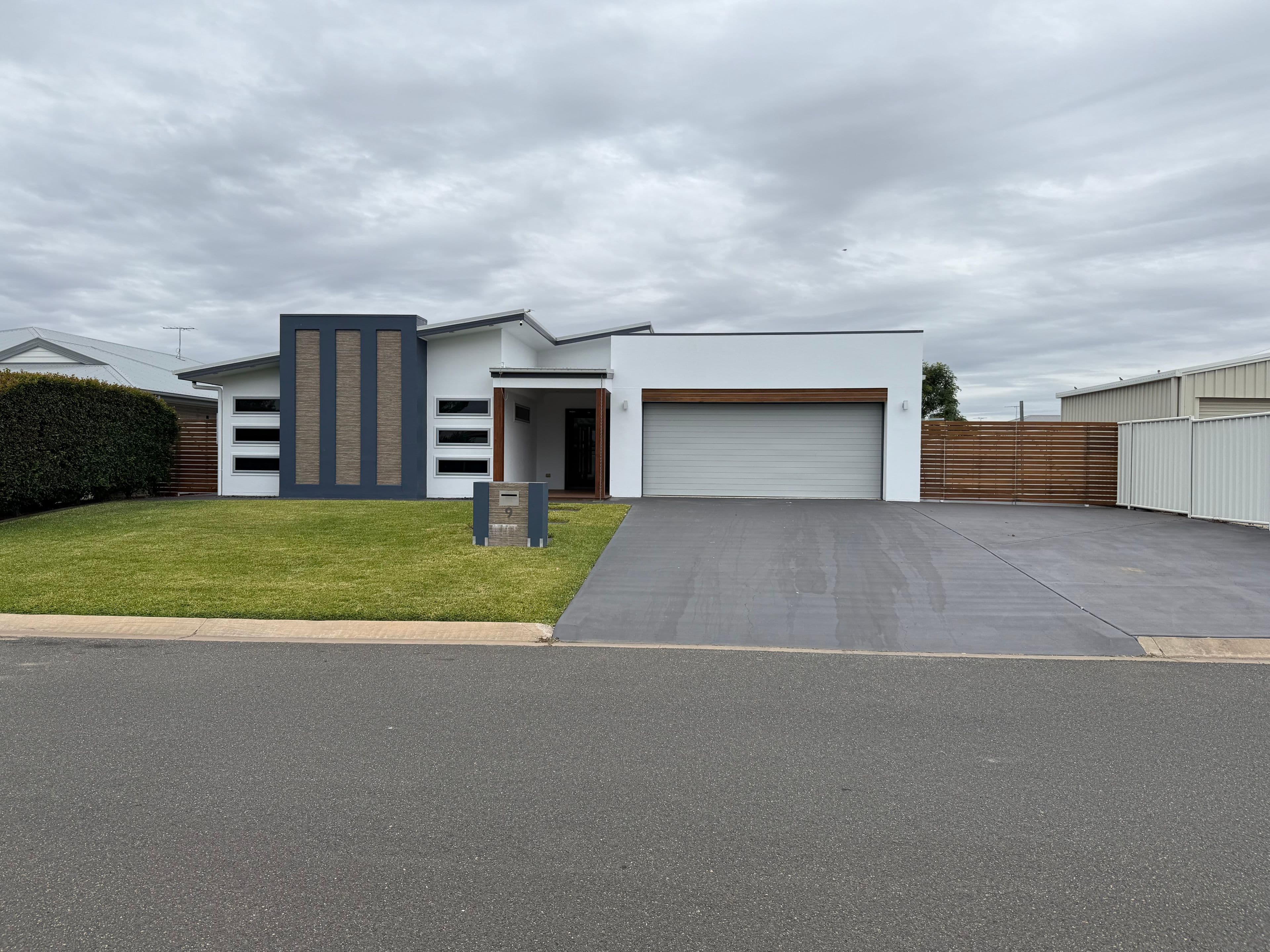 9 Randwick Road, Emerald QLD 4720, Emerald - Image 1