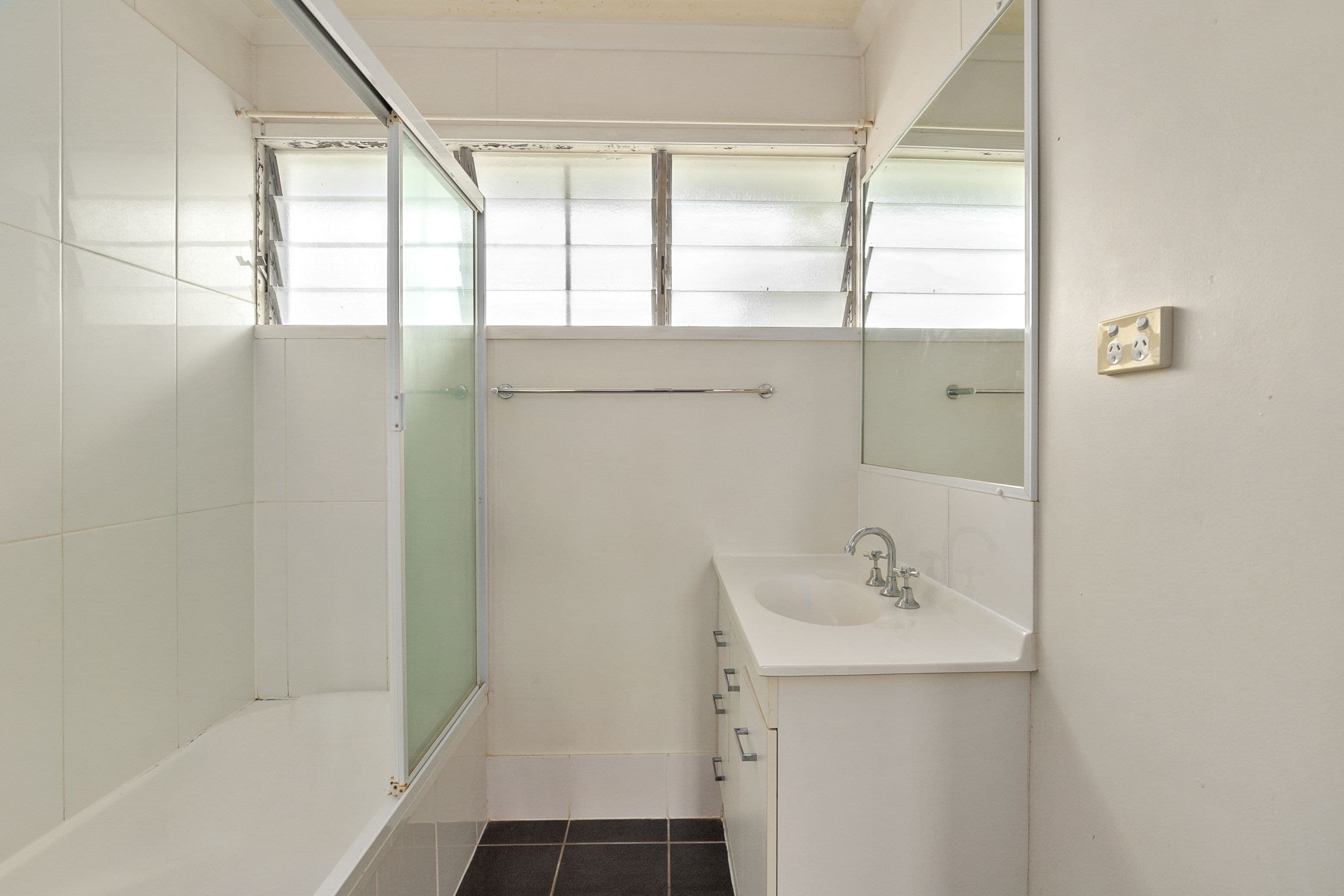 5 Morse Street, Emerald QLD 4720, Emerald - Thumbnail 7
