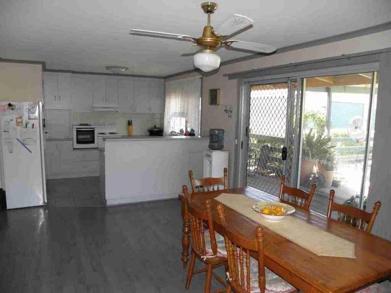LAKES ENTRANCE VIC 3909, Lakes Entrance - Thumbnail 3