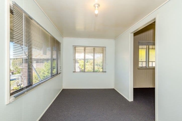 19 Scenery Street, West Gladstone QLD 4680, West Gladstone - Thumbnail 3