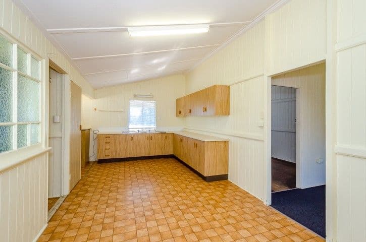 19 Scenery Street, West Gladstone QLD 4680, West Gladstone - Thumbnail 4