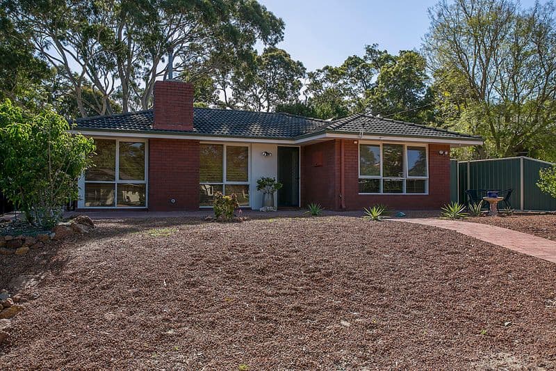 9 Crestview Crescent, KALAMUNDA WA 6076, Kalamunda - Thumbnail 2