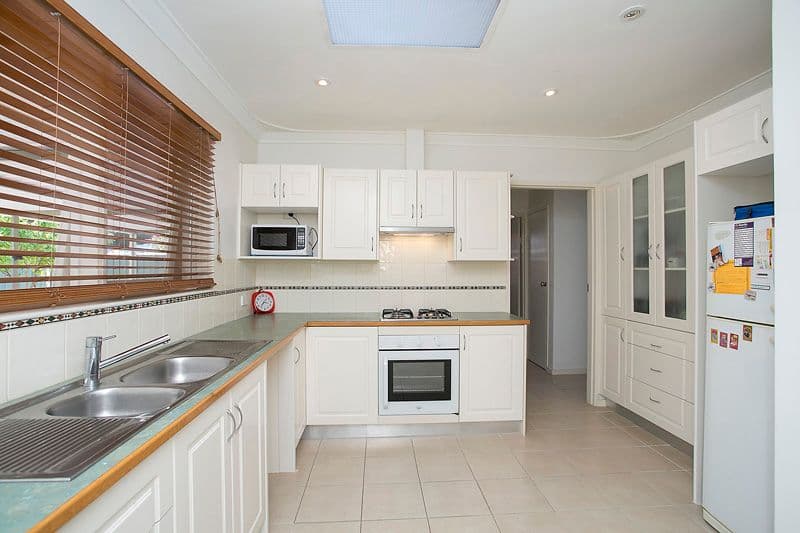 9 Crestview Crescent, KALAMUNDA WA 6076, Kalamunda - Thumbnail 3