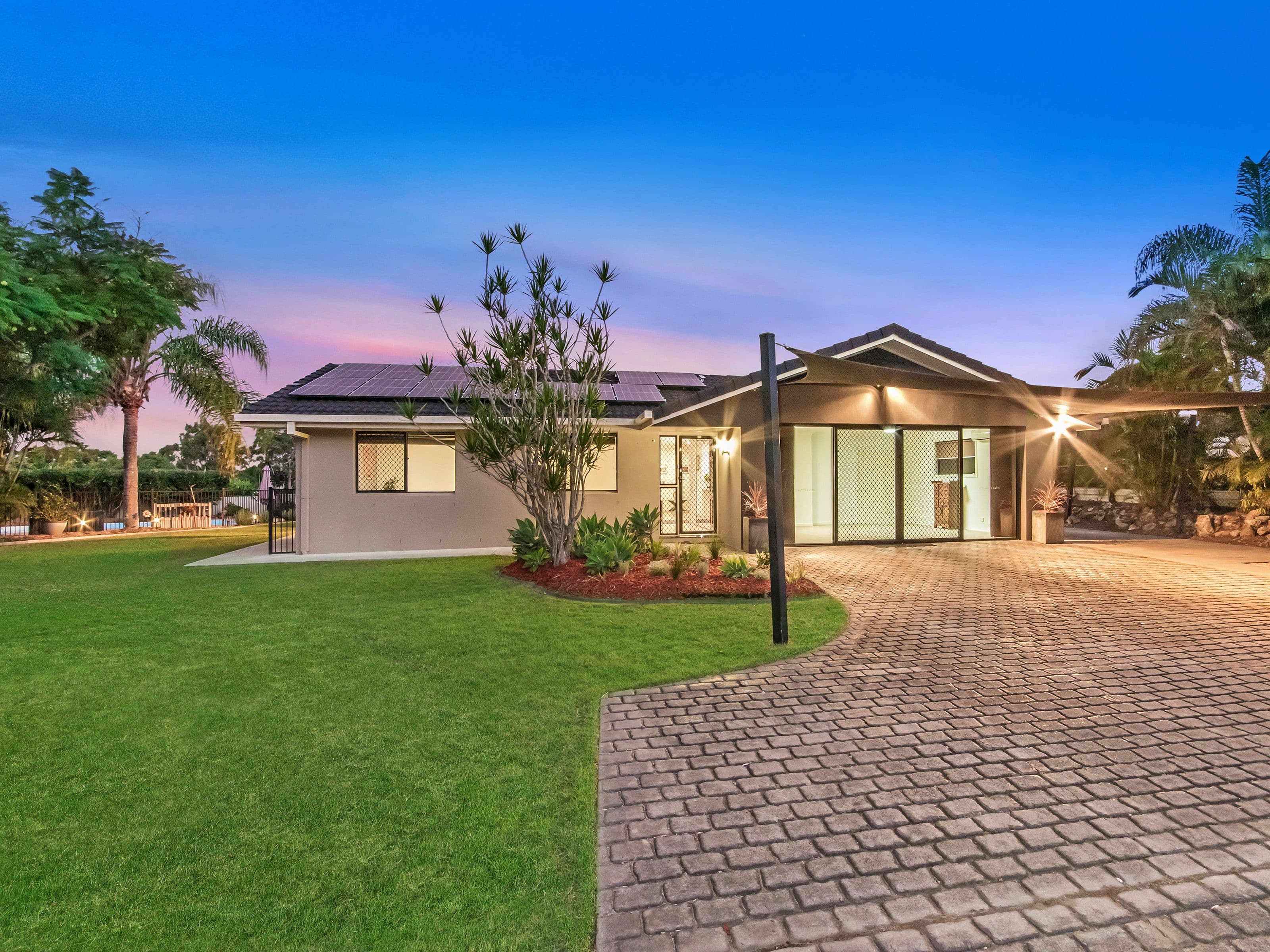 5 Kentucky Crescent, Oxenford QLD 4210, Oxenford - Thumbnail 3