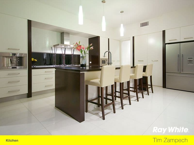 71 Compass Drive, BIGGERA WATERS QLD 4216, Biggera Waters - Thumbnail 7