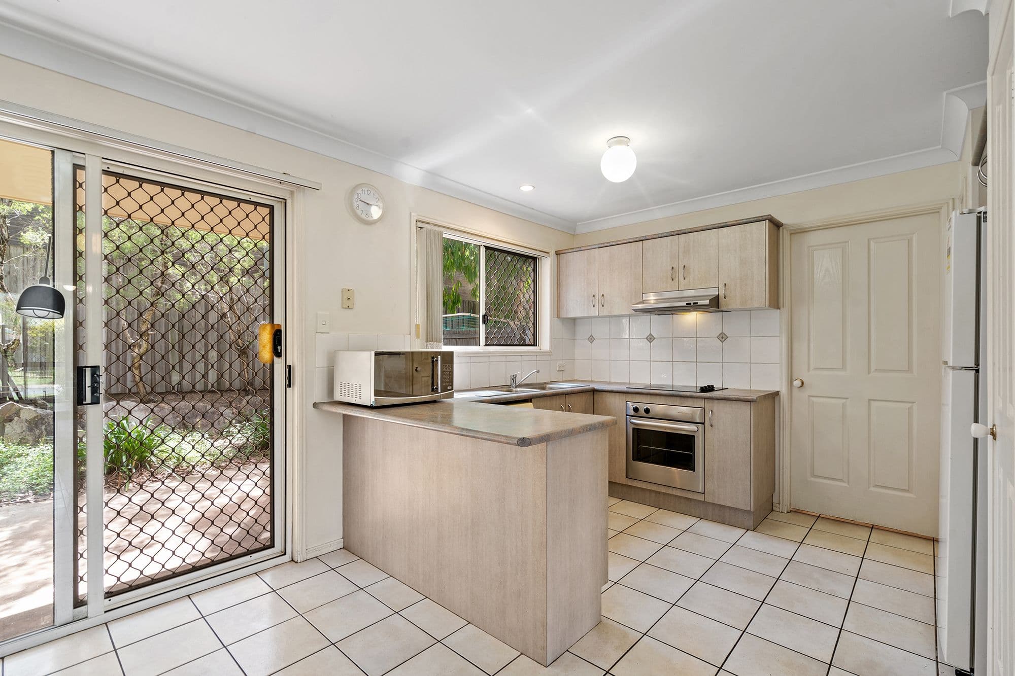 38 Dyson Avenue, Sunnybank QLD 4109, Sunnybank - Thumbnail 2