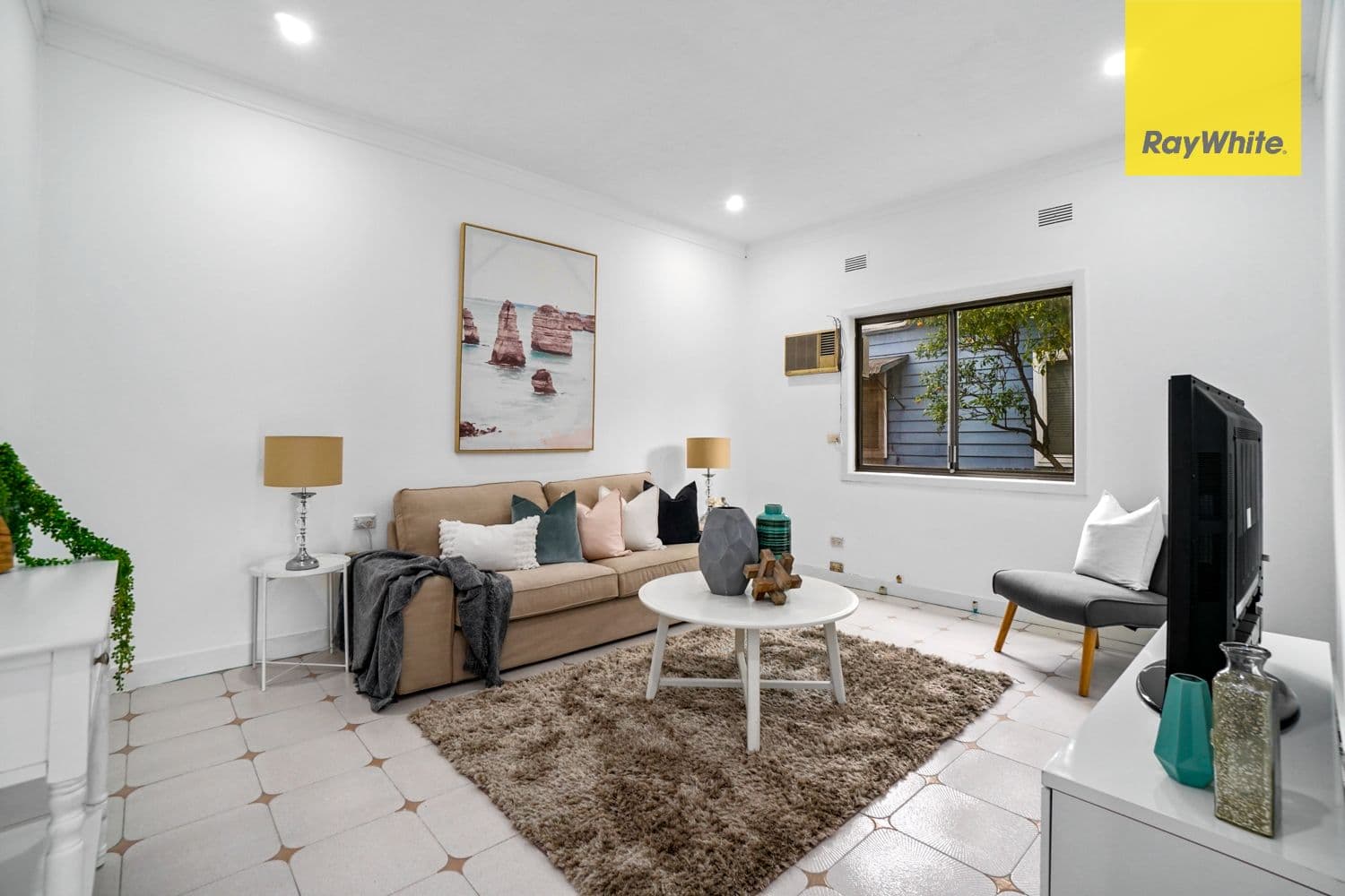 21 Loch Street, Cranbourne - Thumbnail 2