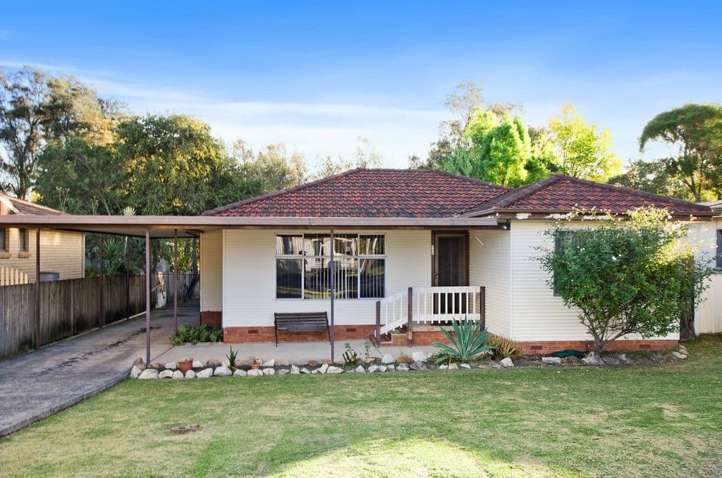 132 Edgeworth Avenue, Kanahooka - Image 1