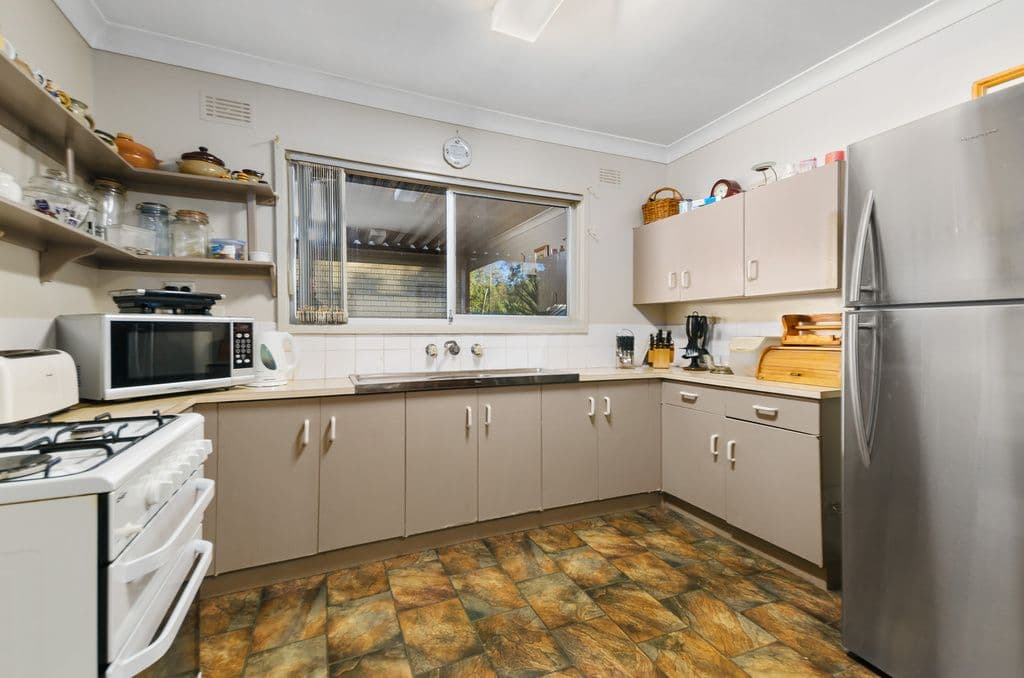 132 Edgeworth Avenue, Kanahooka - Thumbnail 2