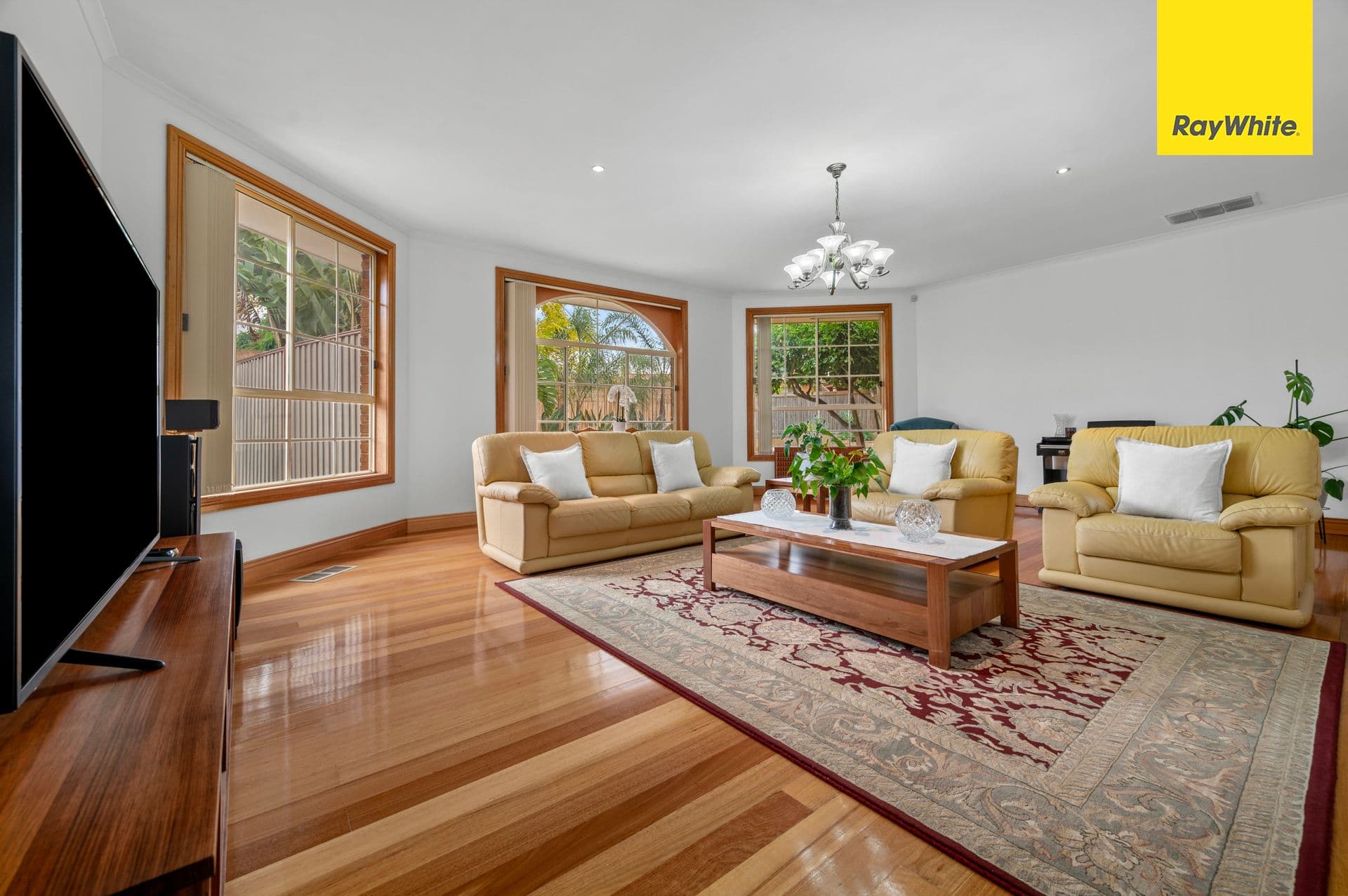 4 Liam Close, Hillside VIC 3037, Hillside - Thumbnail 2