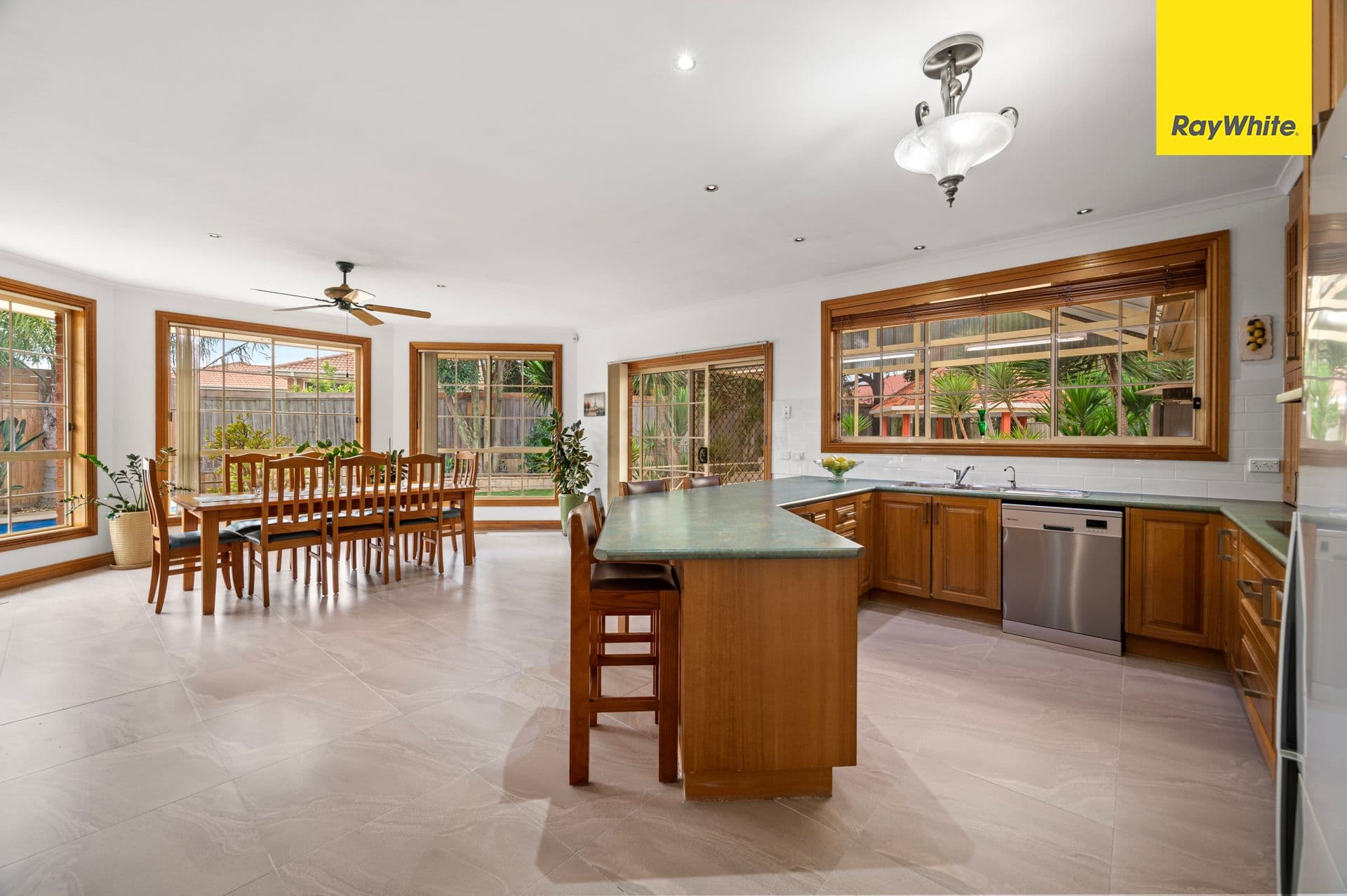 4 Liam Close, Hillside VIC 3037, Hillside - Thumbnail 8