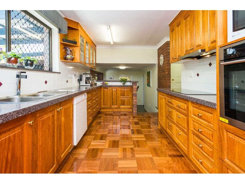 27 Colington Street, Mansfield QLD 4122, Mansfield - Thumbnail 3