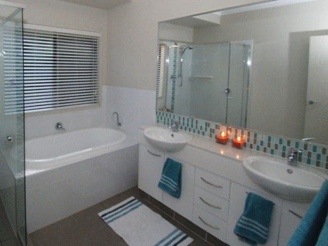6 Iceberg Lane, COOMERA WATERS QLD 4209, Coomera - Thumbnail 6