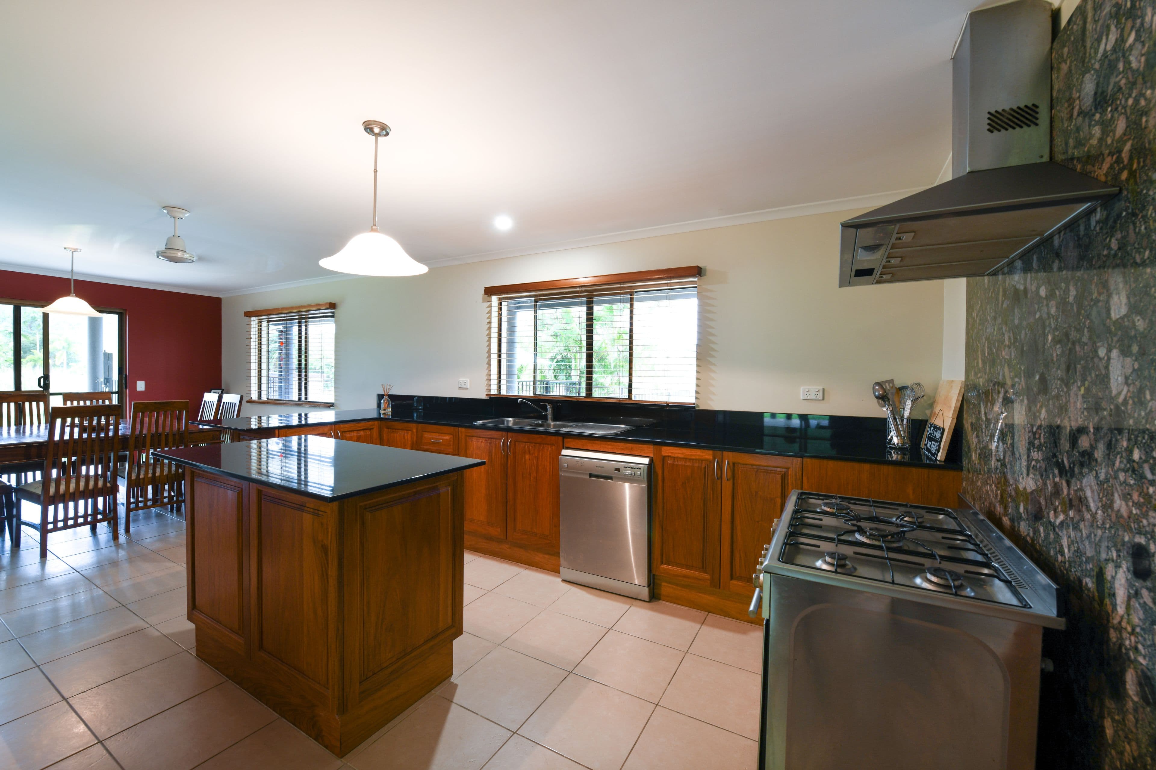 571 Strathdickie Road, Strathdickie QLD 4800, Strathdickie - Thumbnail 4