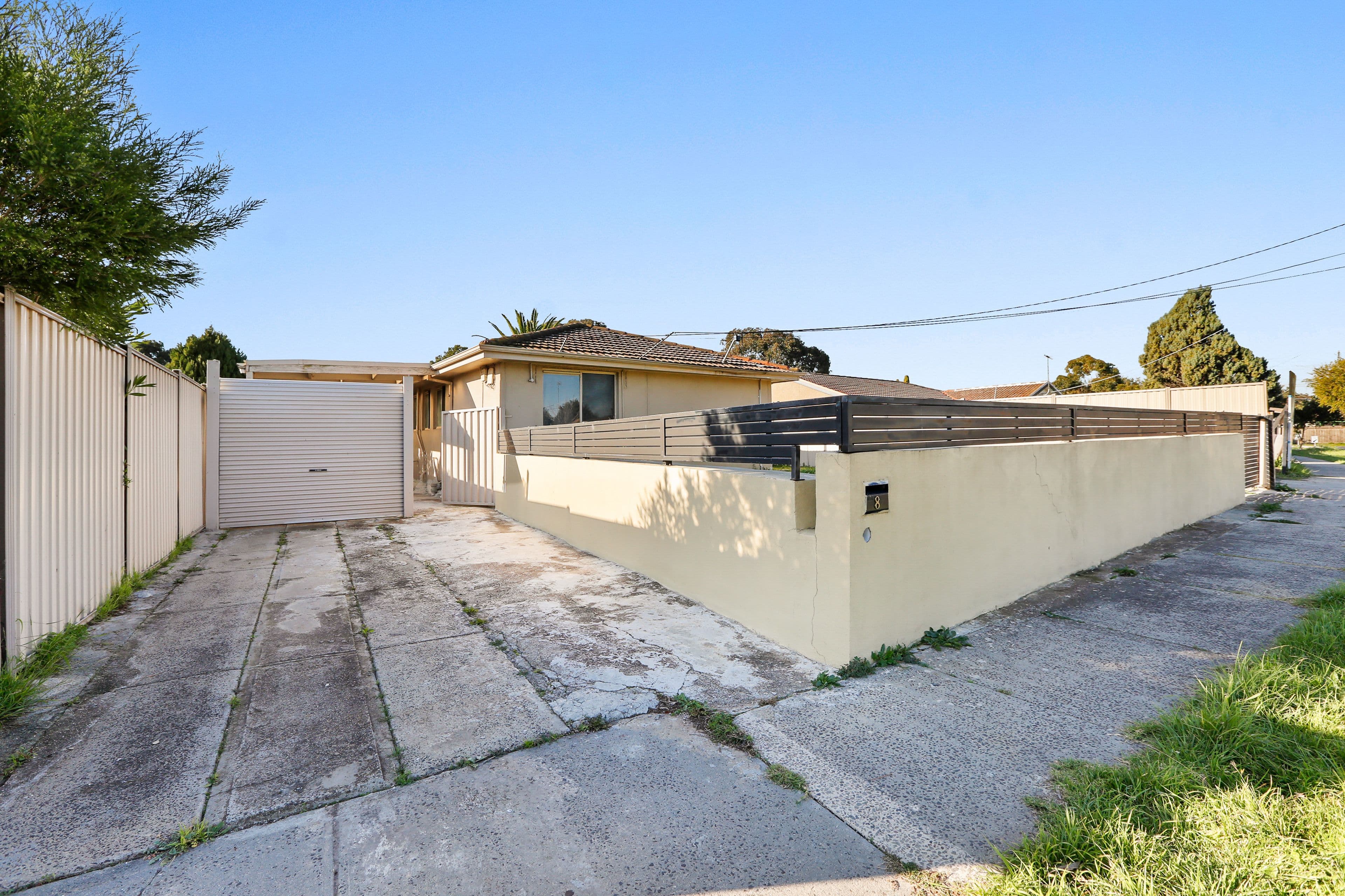 8 Woodburn Crescent, Meadow Heights VIC 3048, Meadow Heights - Thumbnail 2