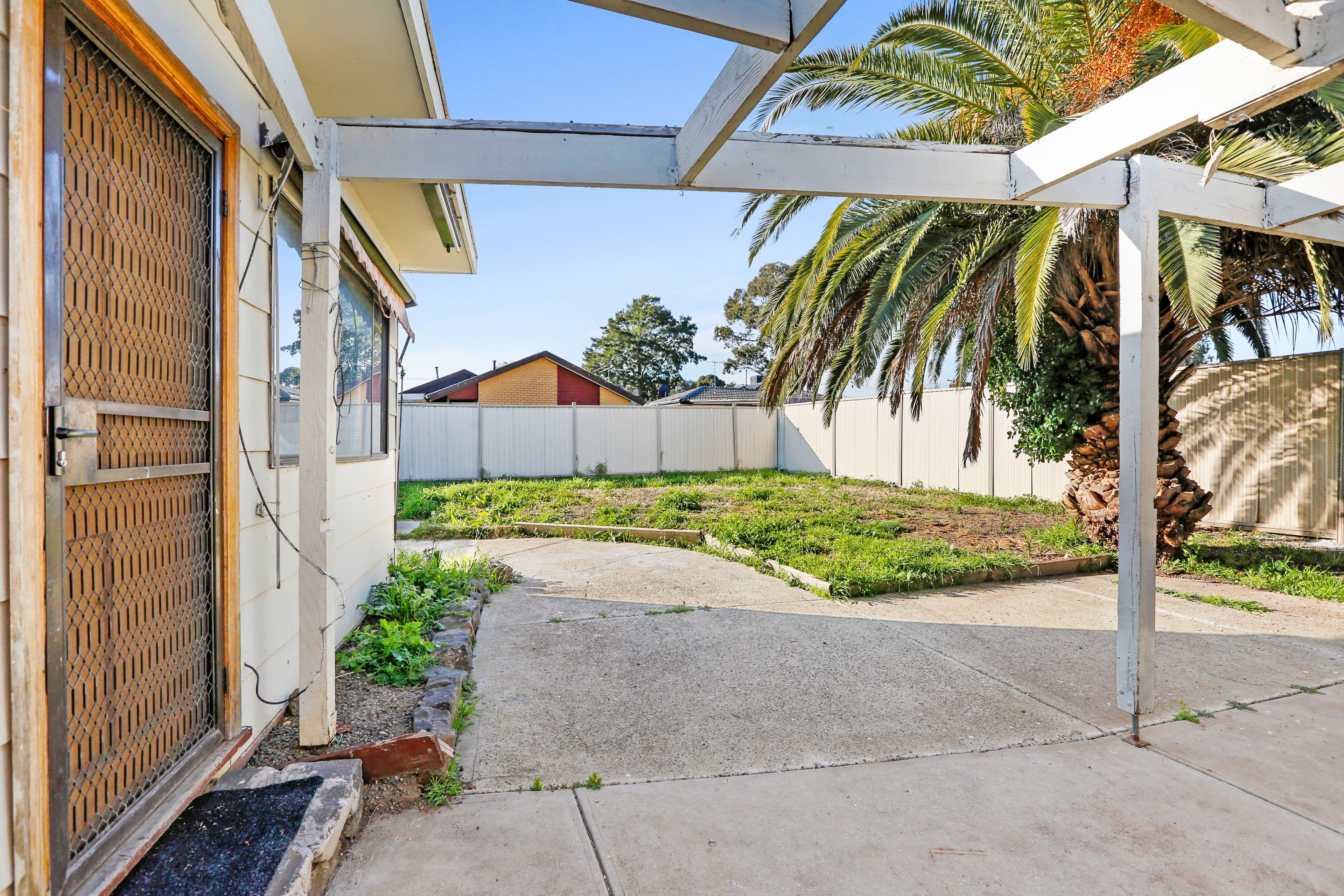 8 Woodburn Crescent, Meadow Heights VIC 3048, Meadow Heights - Thumbnail 3