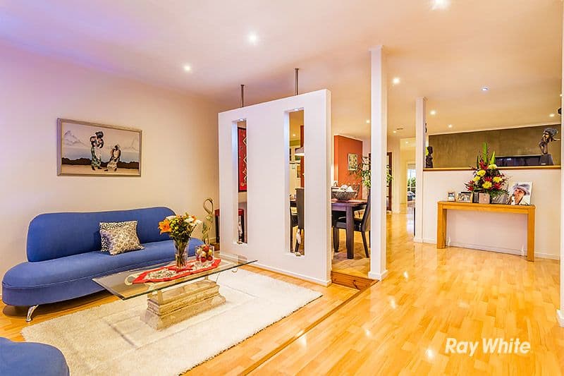 15 Edgewood Close, Narre Warren South VIC 3805, Narre Warren South - Thumbnail 2