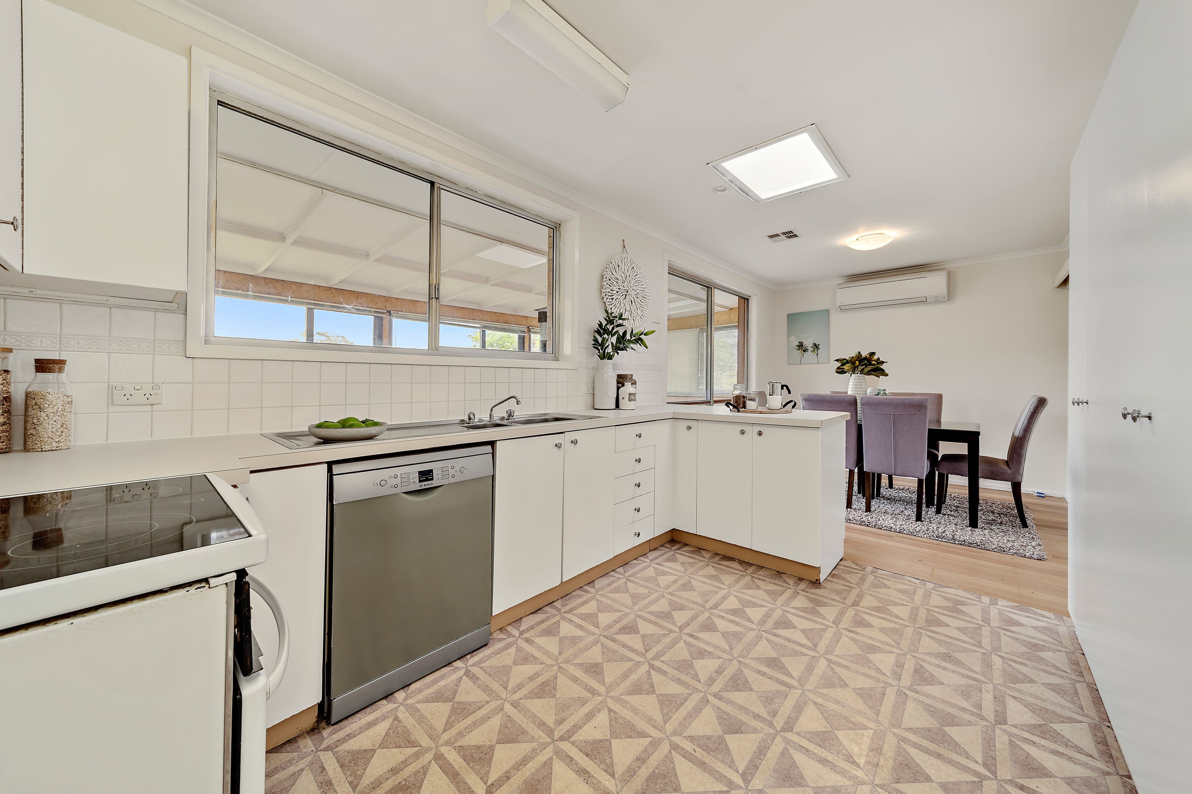 6 Winton Place, Holder ACT 2611, Holder - Thumbnail 5