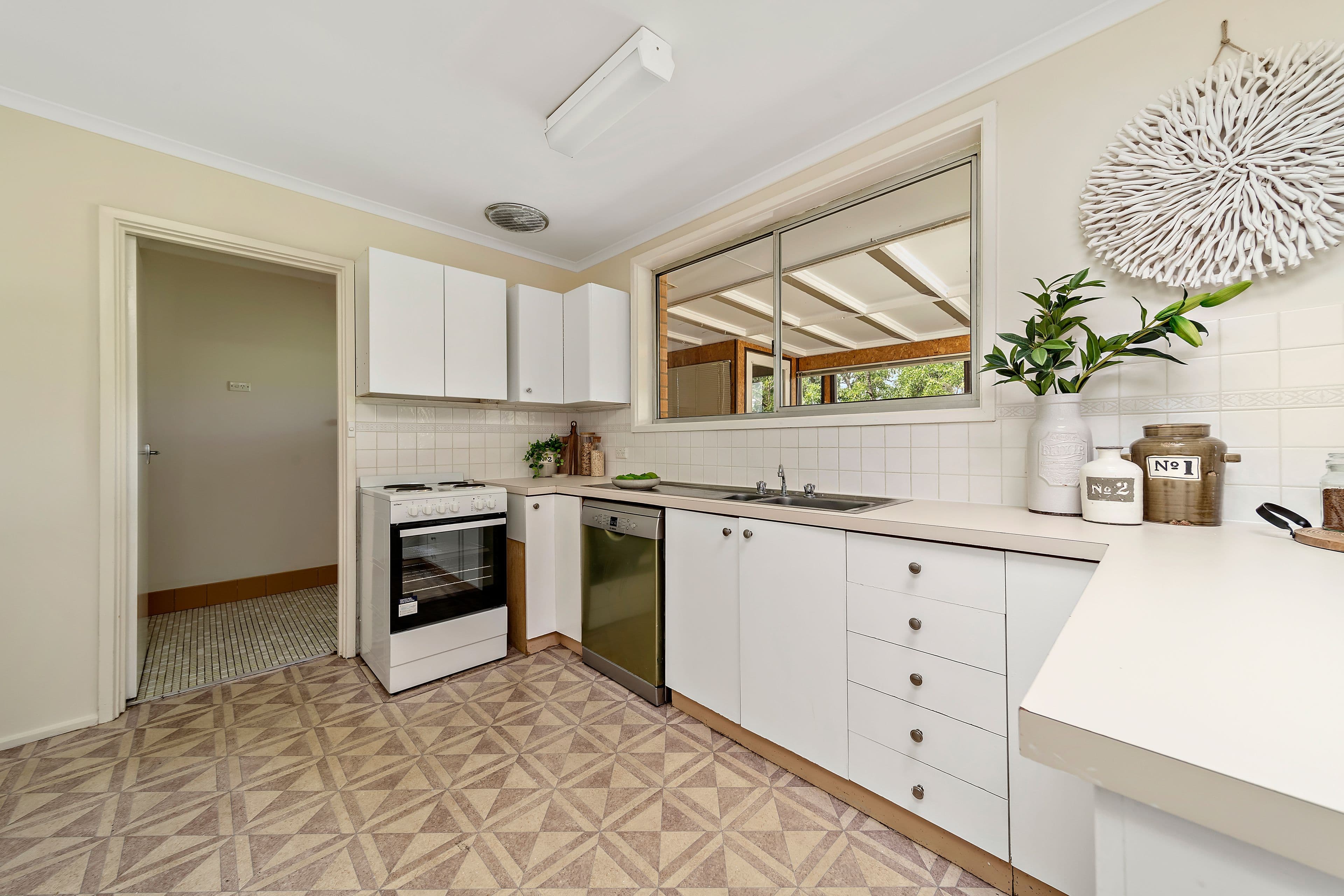 6 Winton Place, Holder ACT 2611, Holder - Thumbnail 6
