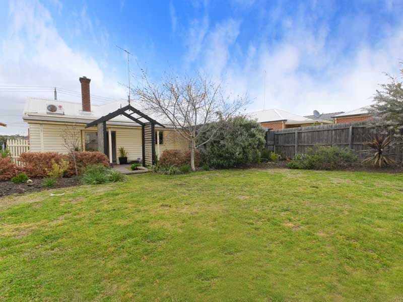 220 Autumn Street, GEELONG WEST VIC 3218, Geelong West - Thumbnail 4