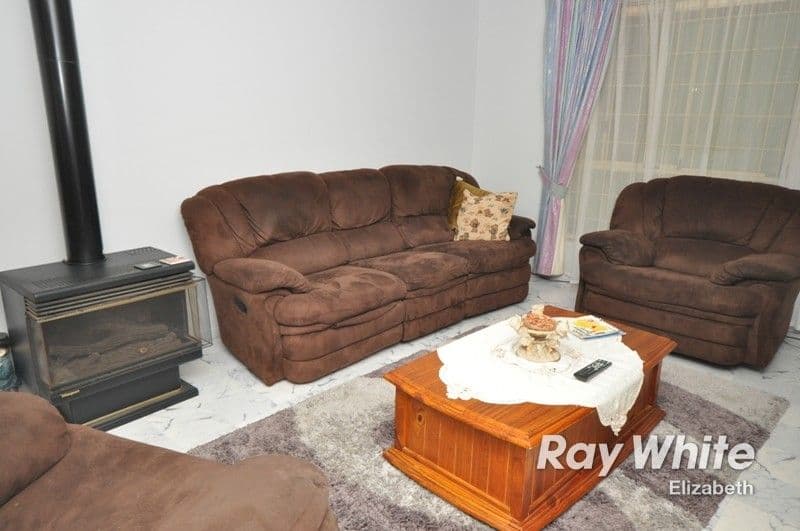17 Axminster Crescent, CRAIGMORE SA 5114, Craigmore - Thumbnail 4