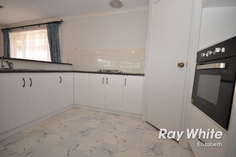 17 Axminster Crescent, CRAIGMORE SA 5114, Craigmore - Thumbnail 7