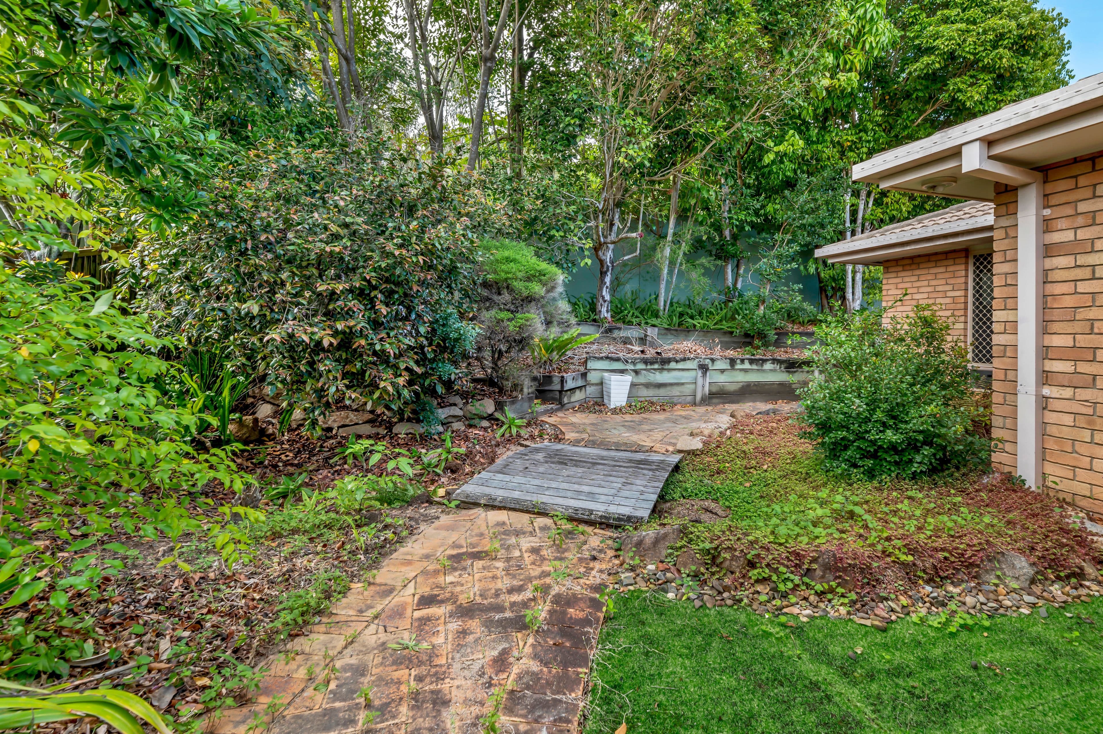 11 Pentland Court, Helensvale QLD 4212, Helensvale - Thumbnail 3
