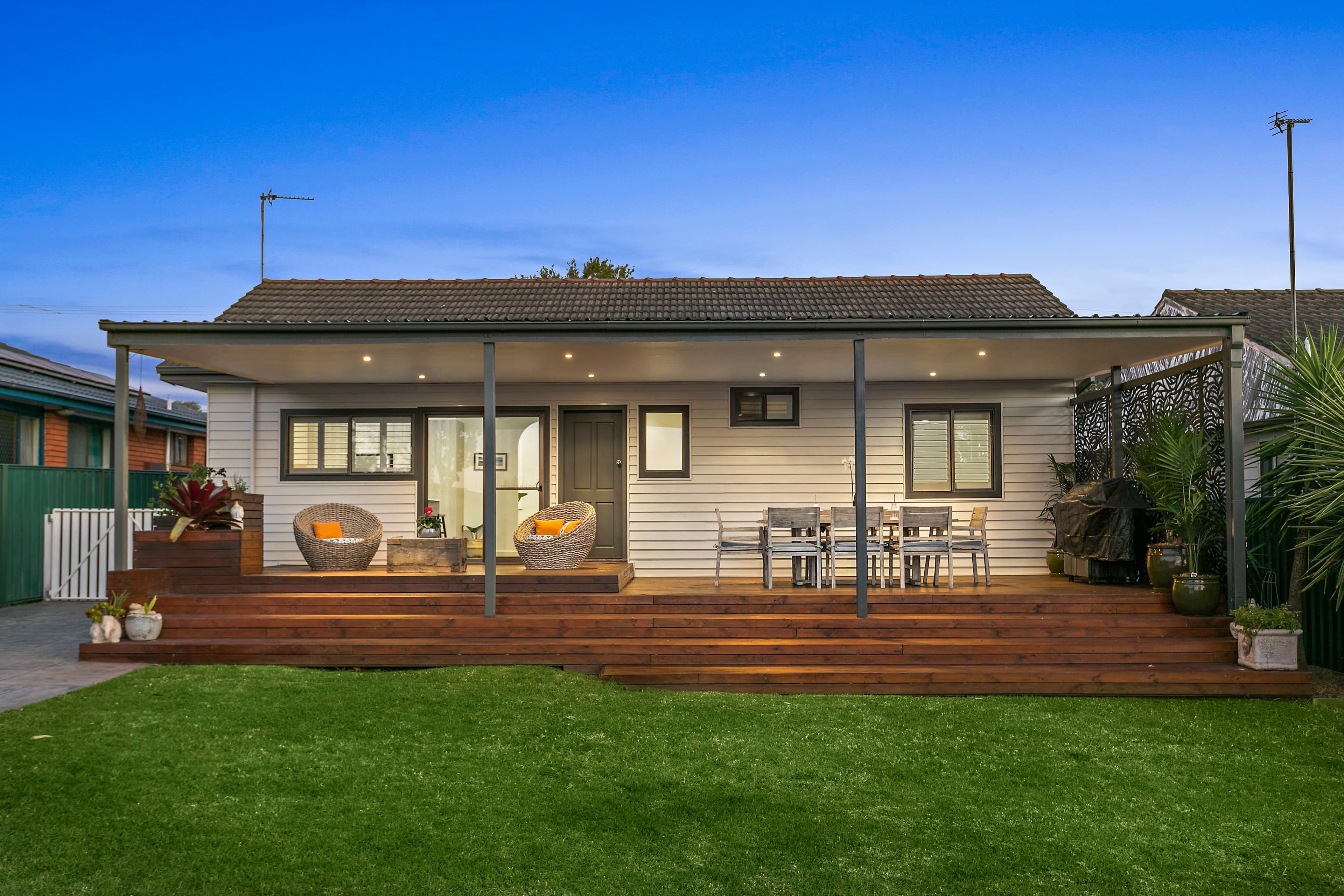 14 Deakin Street, Oak Flats - Image 1