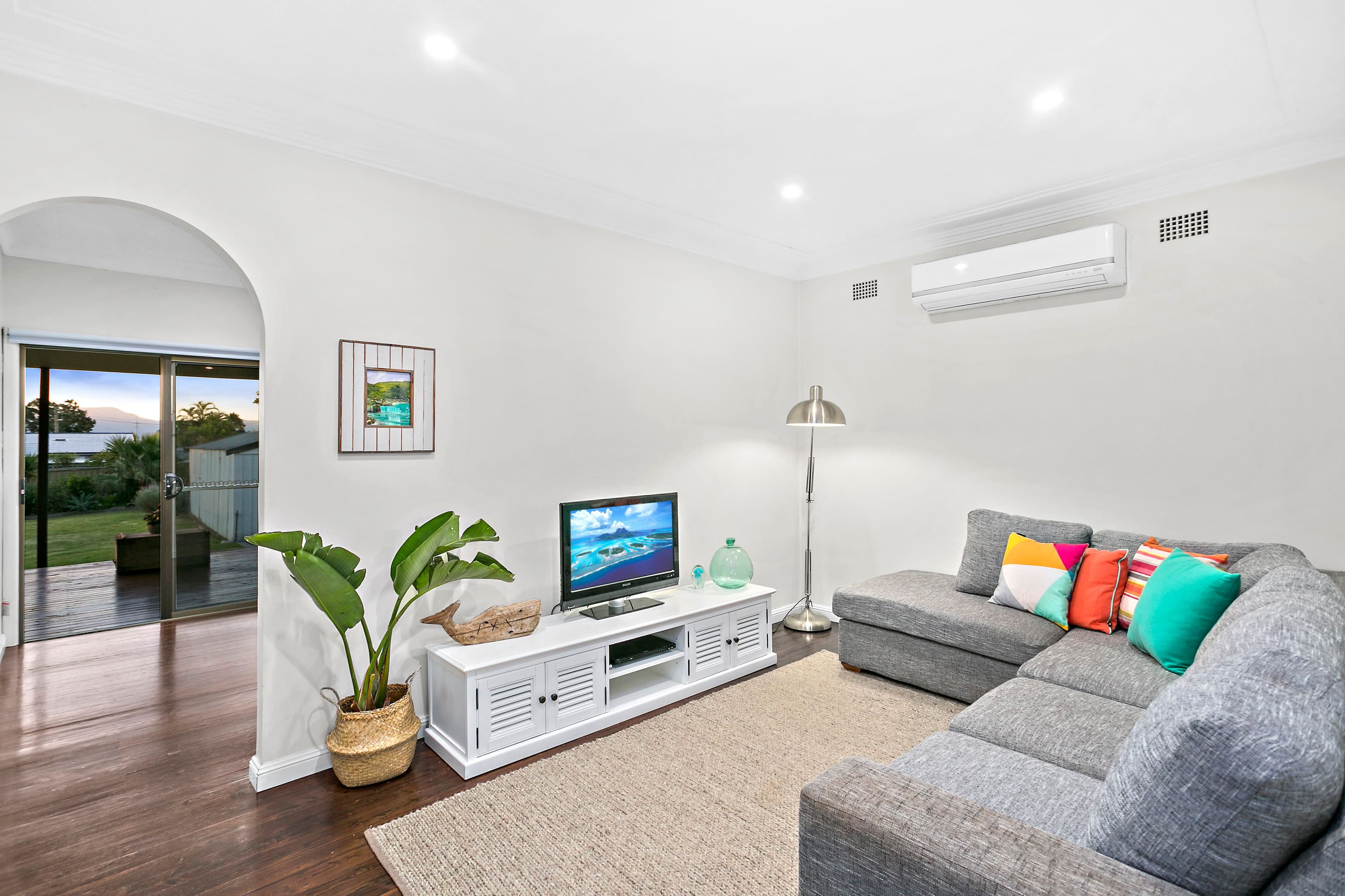 14 Deakin Street, Oak Flats - Thumbnail 2