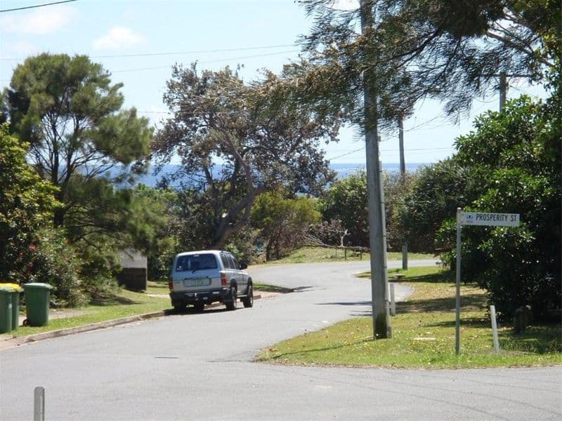 4 Cutter Street, POINT LOOKOUT QLD 4183, Point Lookout - Thumbnail 2