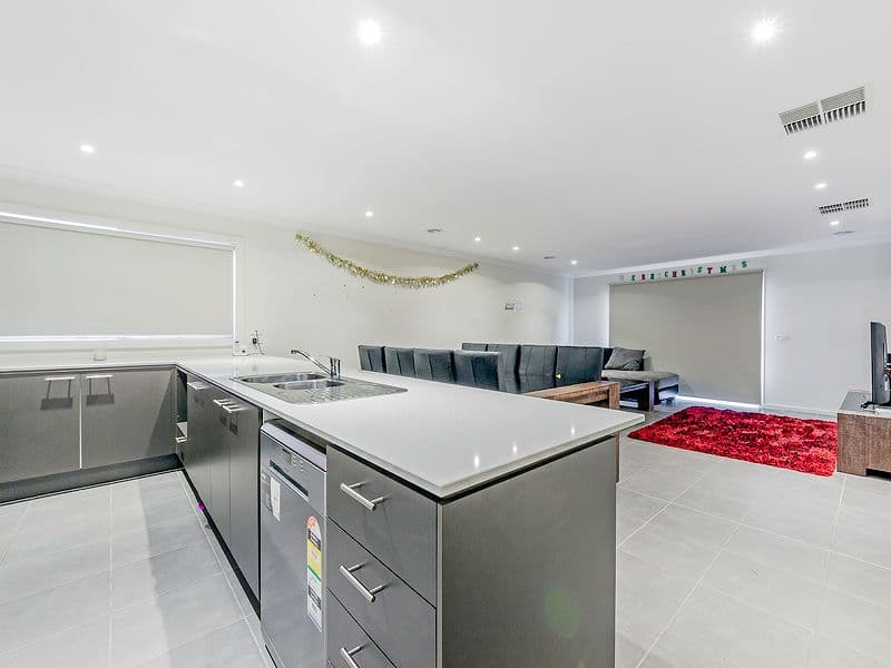 24 Canunda Way, Tarneit VIC 3029, Tarneit - Thumbnail 2