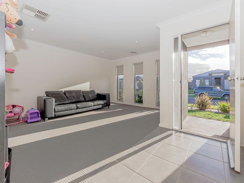 24 Canunda Way, Tarneit VIC 3029, Tarneit - Thumbnail 5