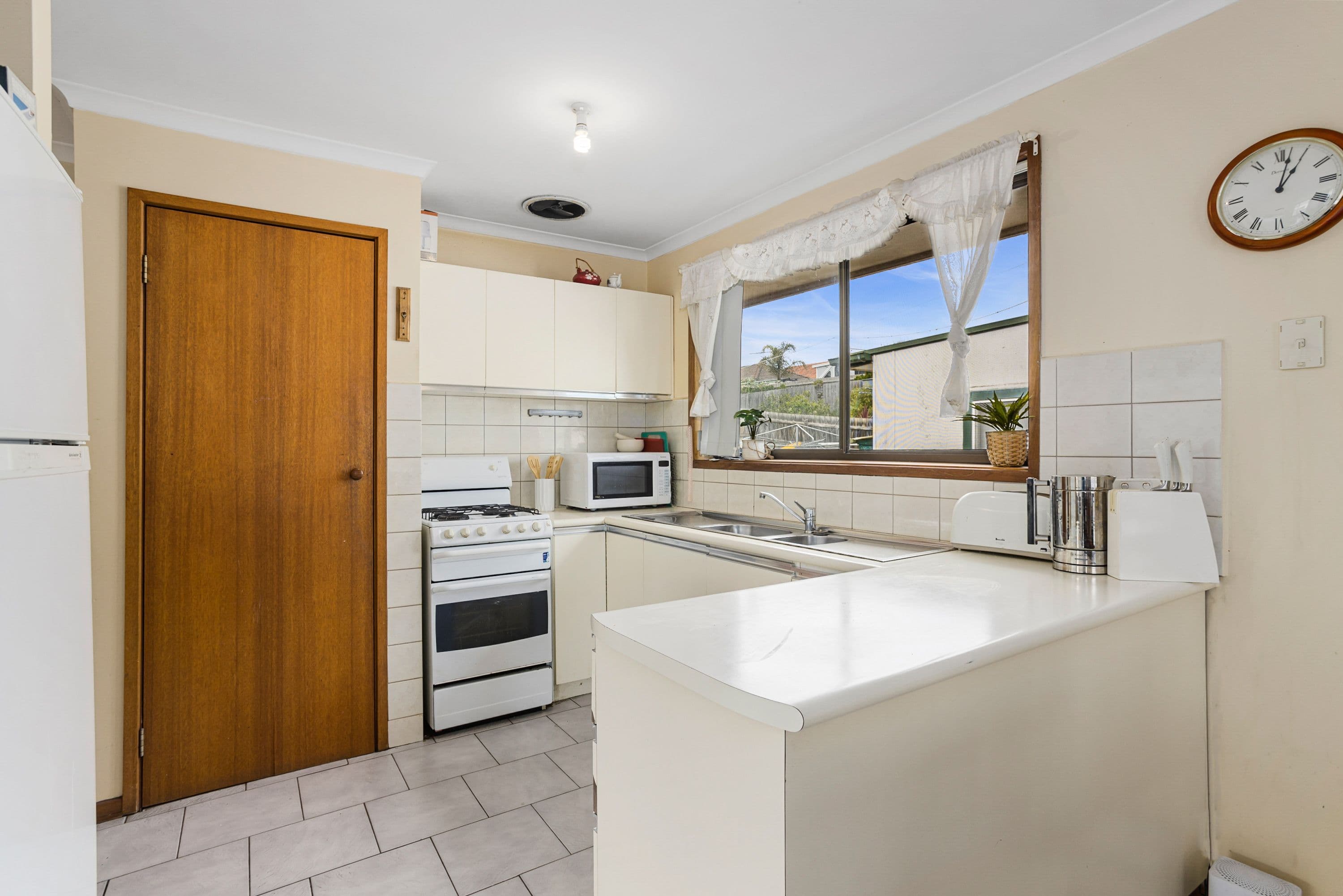 9 First Avenue, Rosebud VIC 3939, Rosebud - Thumbnail 3