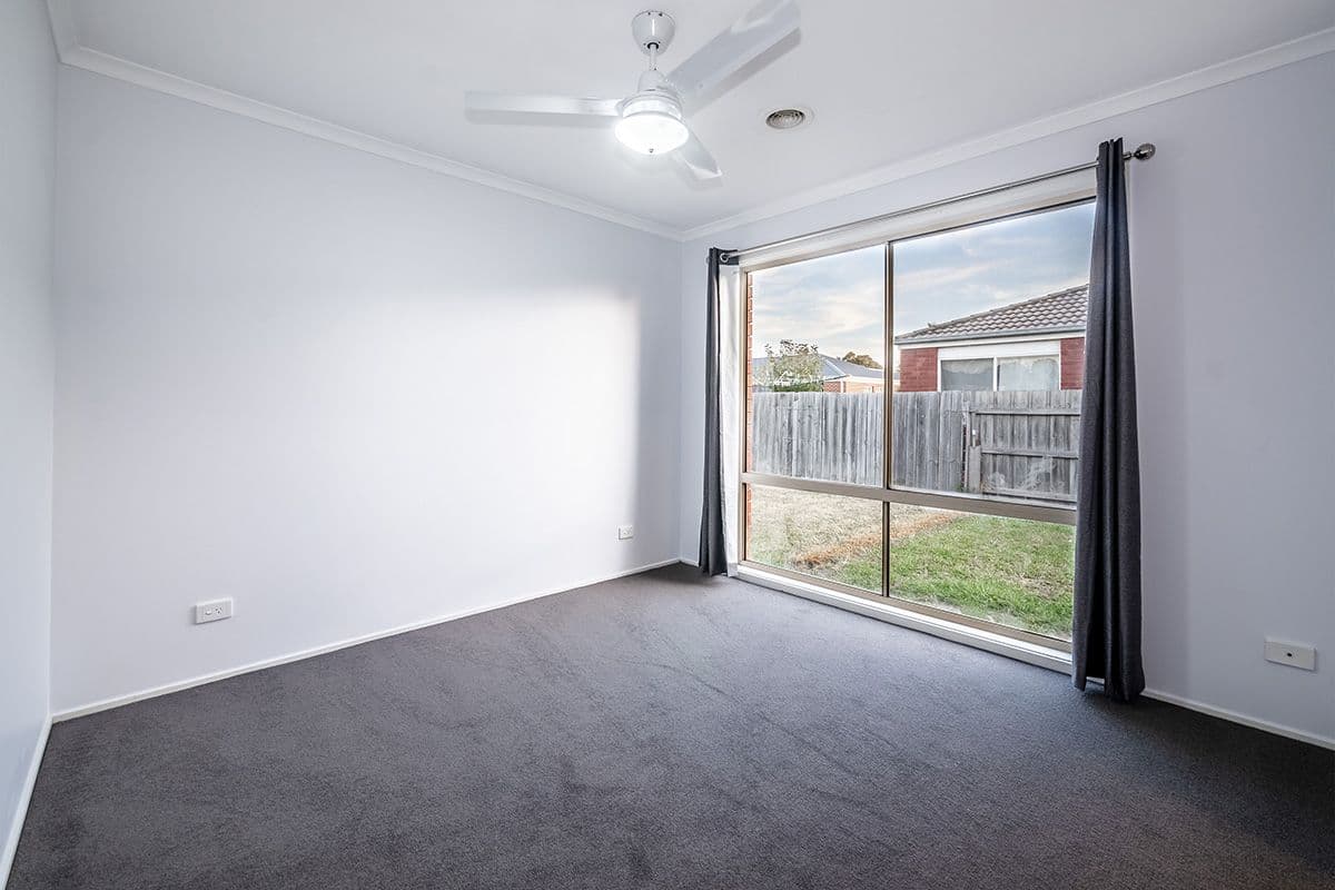 52 Bernborough Avenue, Cranbourne West VIC 3977, Cranbourne West - Thumbnail 6