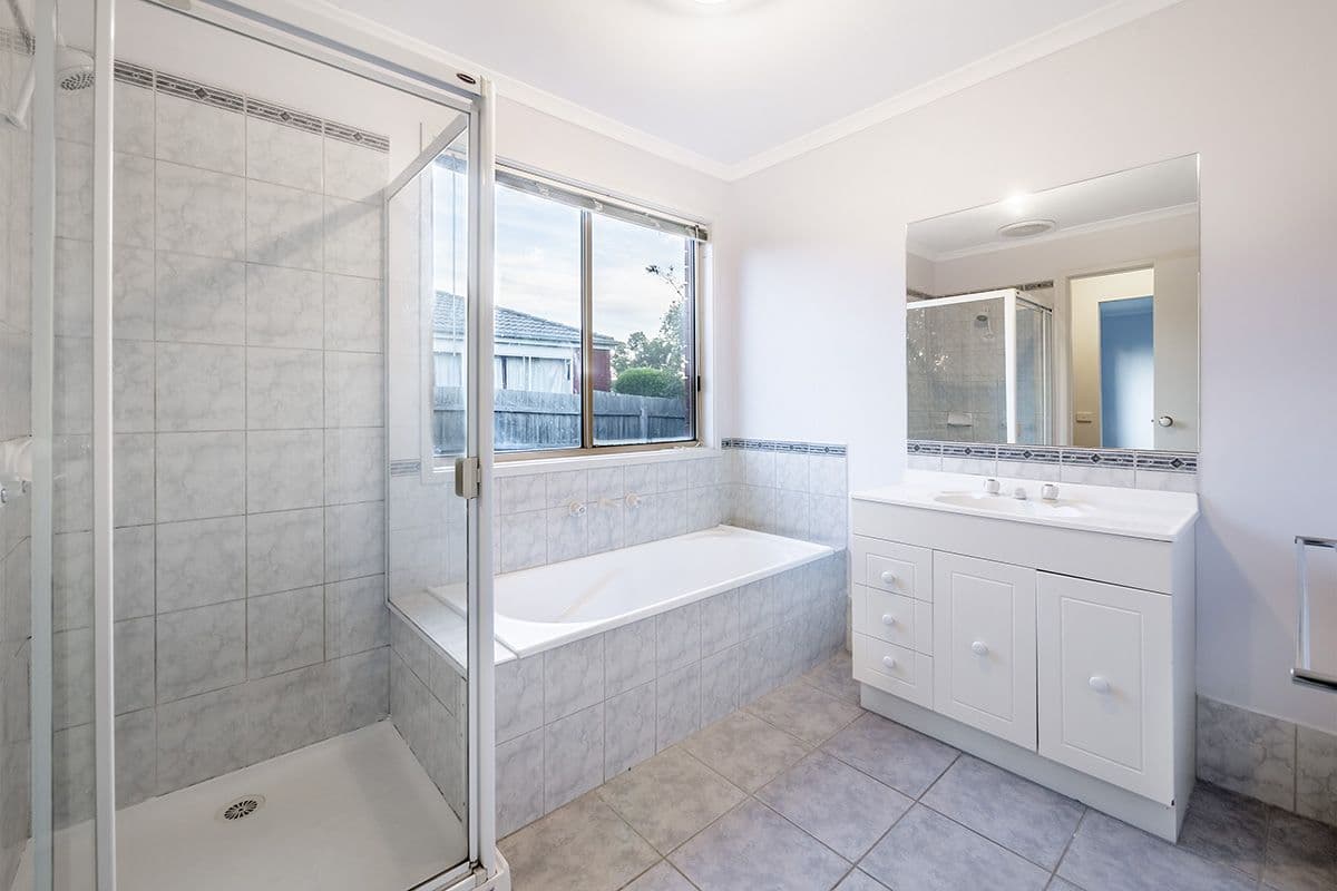 52 Bernborough Avenue, Cranbourne West VIC 3977, Cranbourne West - Thumbnail 7