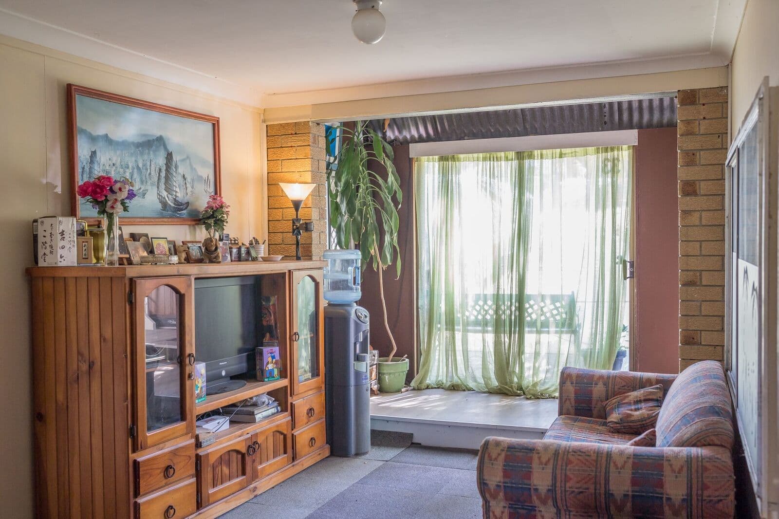 33 Warana Avenue, Southport QLD 4215, Southport - Thumbnail 5