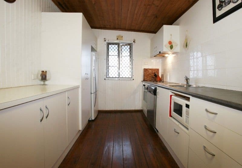 11 Edwards Street, WEST END QLD 4810, West End - Thumbnail 4