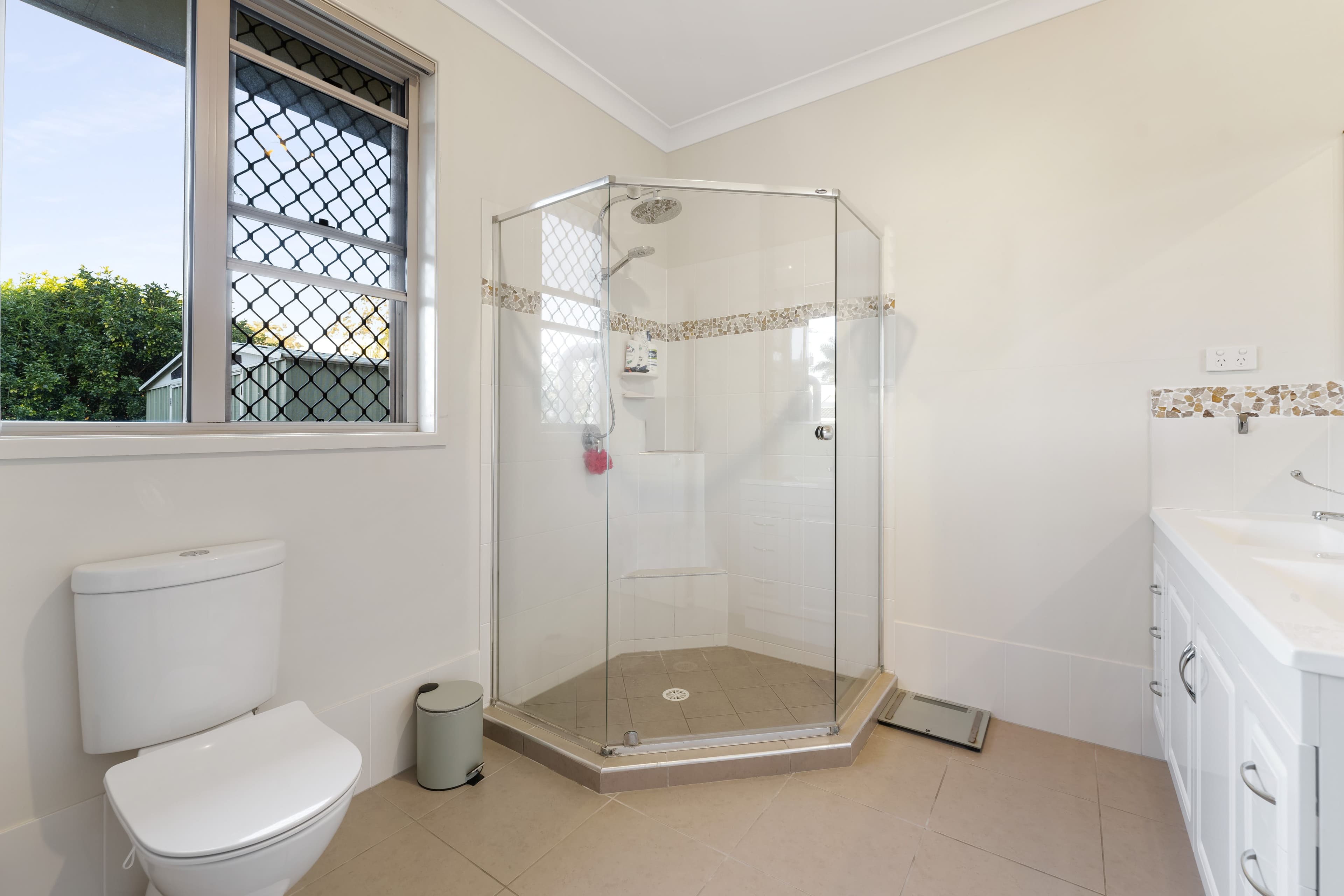 50B Pinelands Street, Loganlea QLD 4131, Loganlea - Thumbnail 7