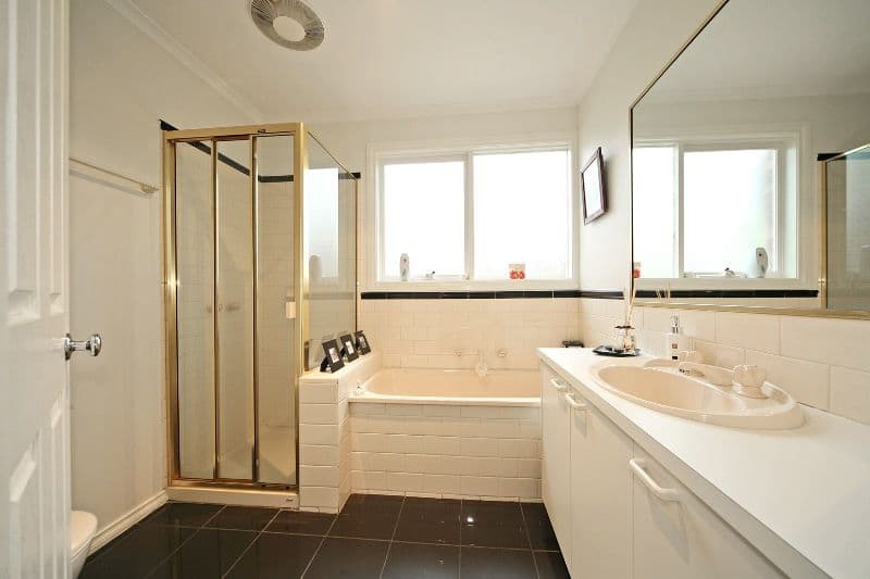 13 Farleigh Avenue, BURWOOD VIC 3125, Burwood - Thumbnail 8