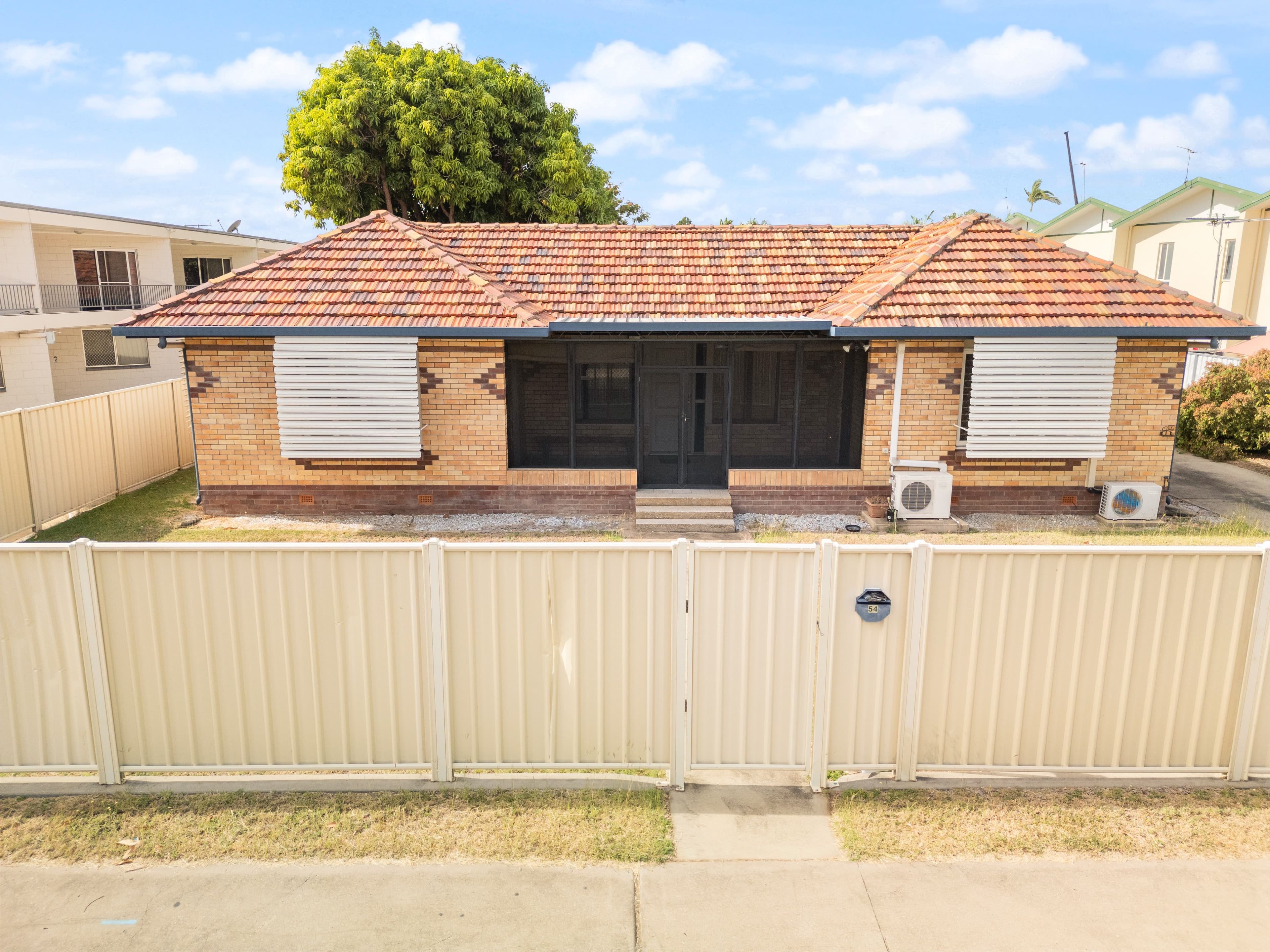 54 Borilla Street, Emerald QLD 4720, Emerald - Thumbnail 2