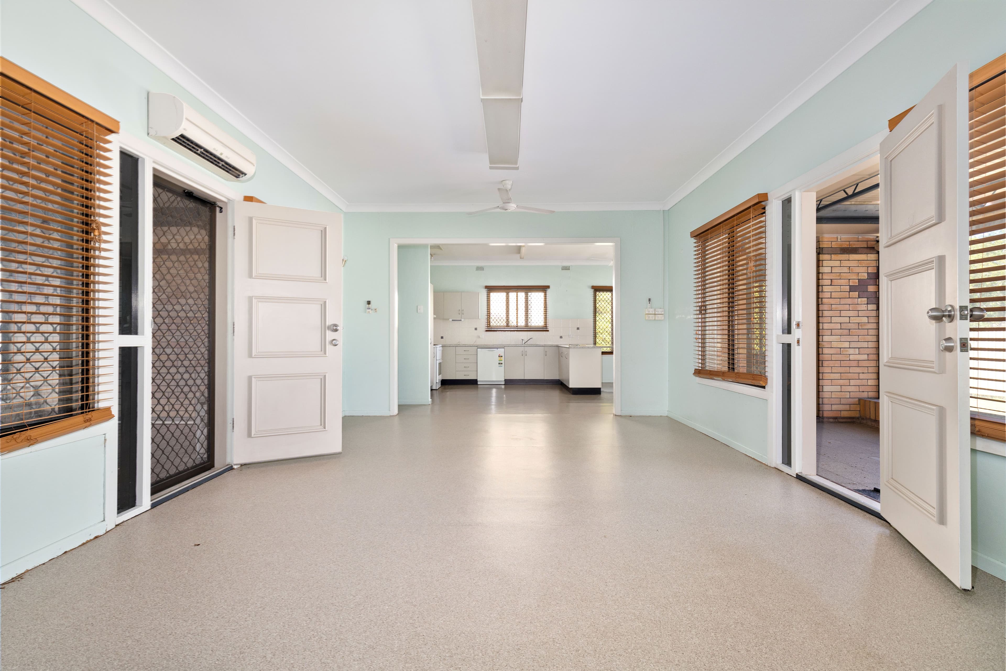 54 Borilla Street, Emerald QLD 4720, Emerald - Thumbnail 5