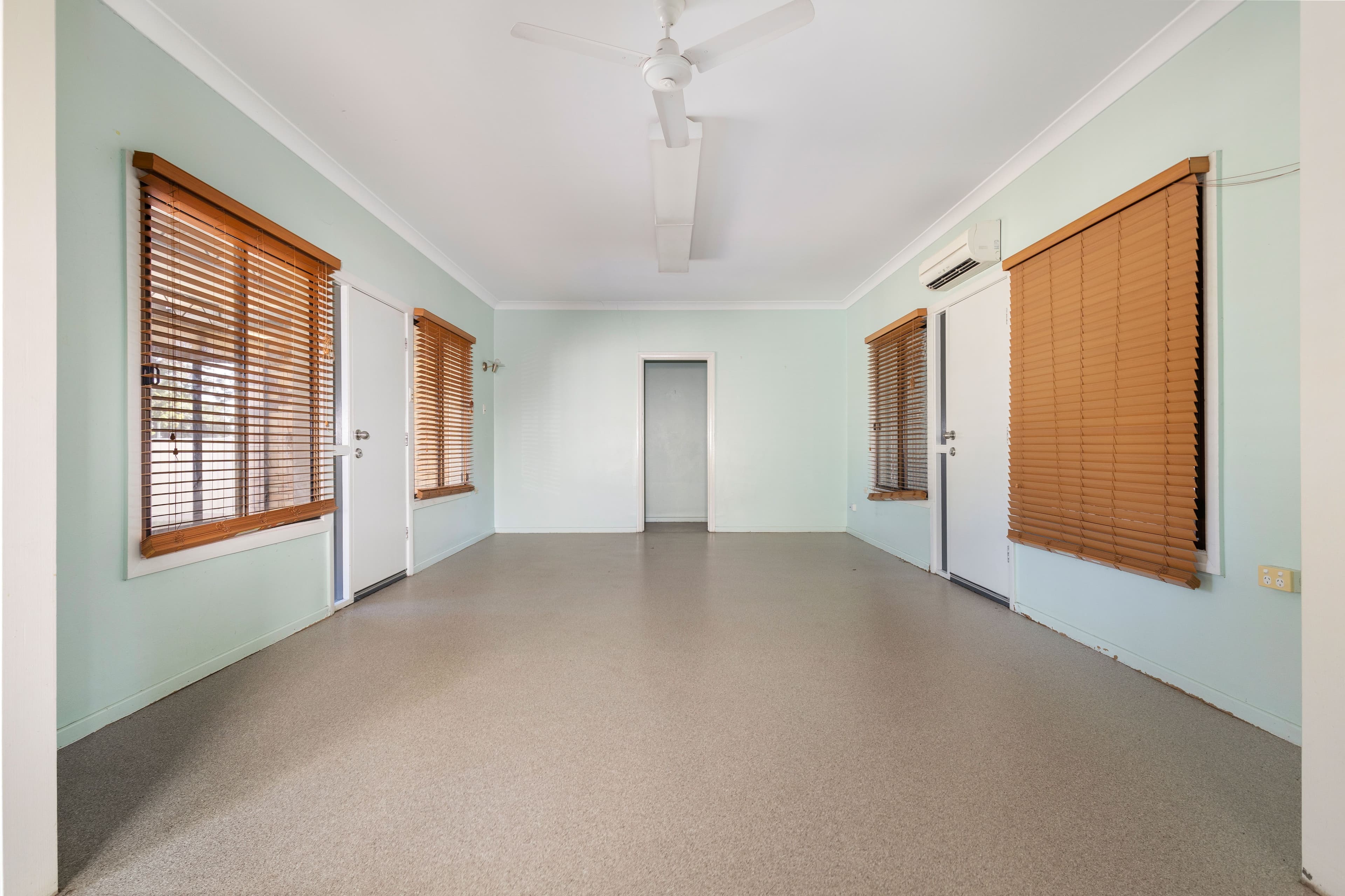 54 Borilla Street, Emerald QLD 4720, Emerald - Thumbnail 6