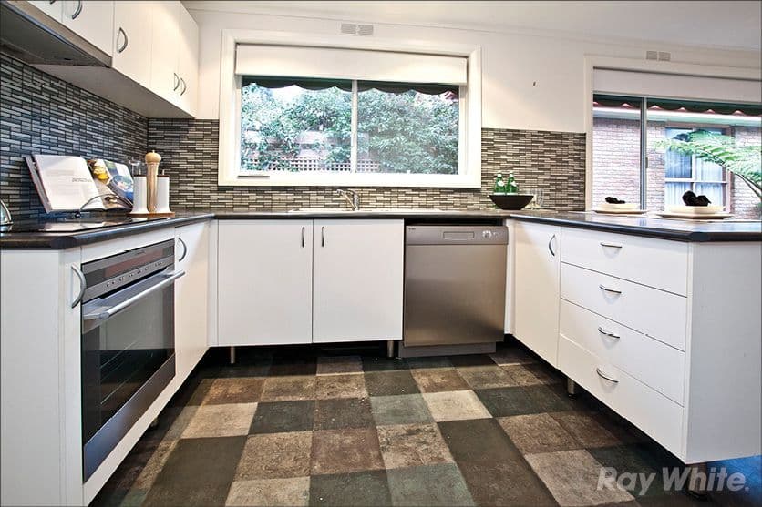 5 Kathleen Avenue, MOUNT WAVERLEY VIC 3149, Mount Waverley - Thumbnail 2