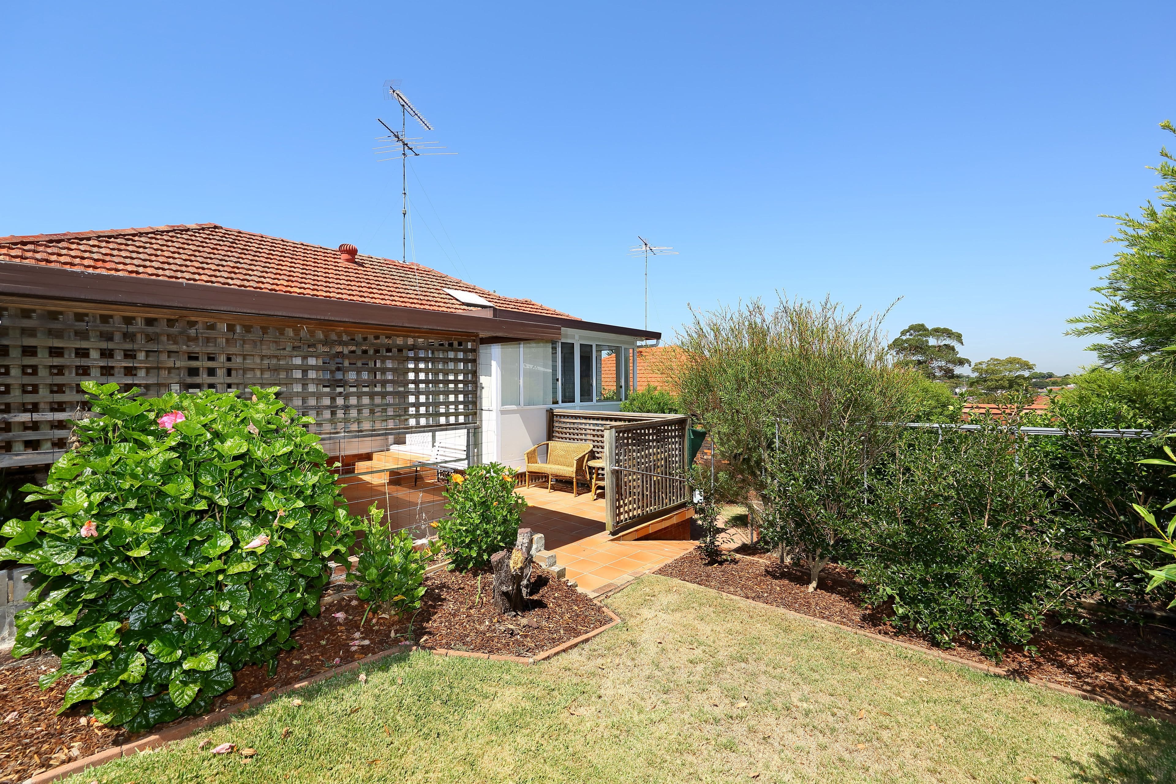 9 Moombara Avenue, Peakhurst - Thumbnail 2