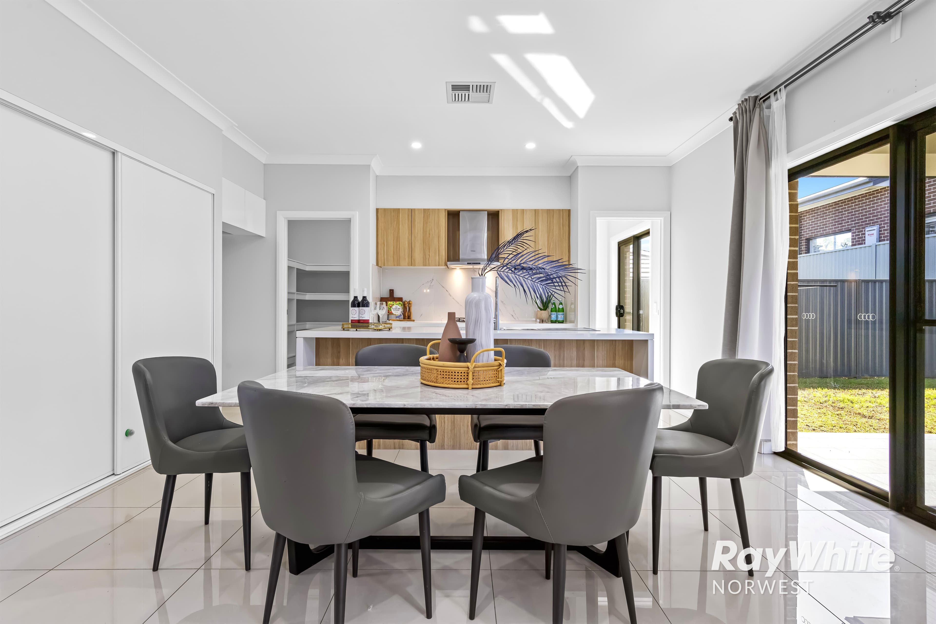 9 Balgownie Road, Fairy Meadow, Rouse Hill - Thumbnail 3