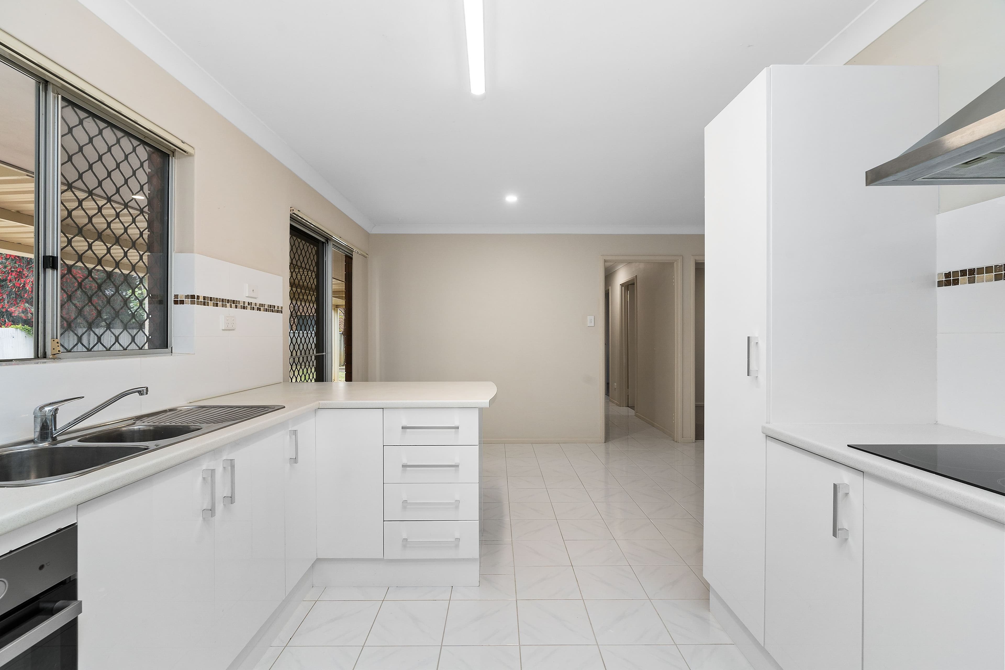 11 Greenwood Court, Kelmscott WA 6111, Kelmscott - Thumbnail 2