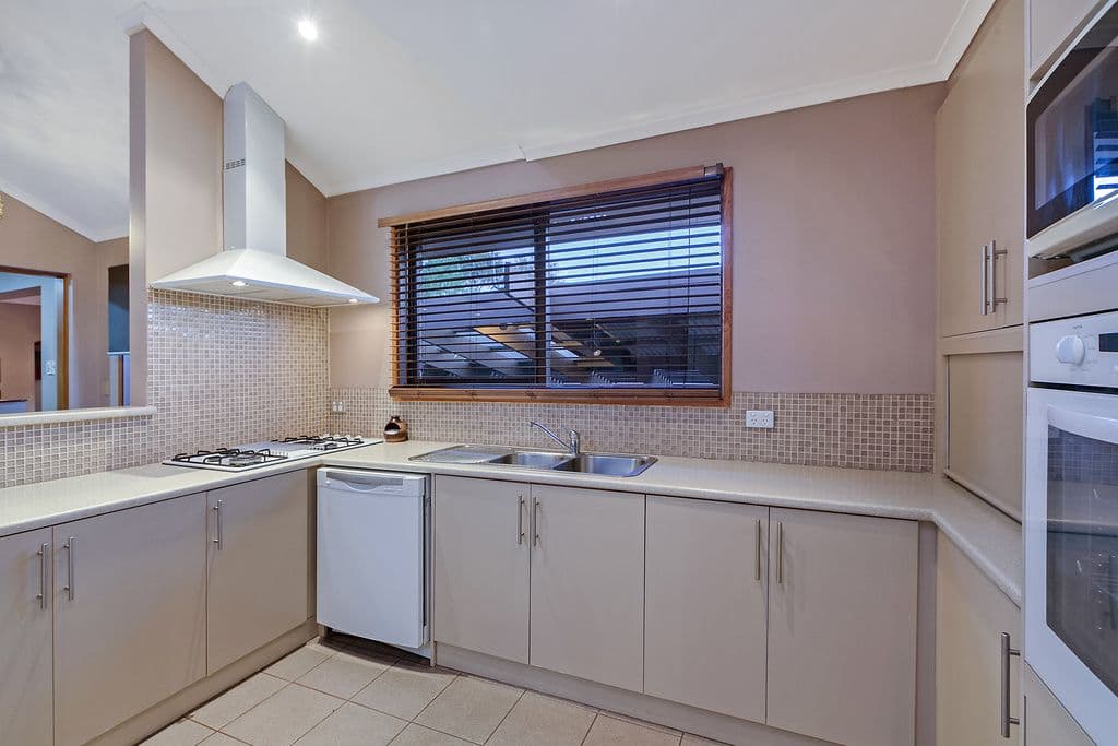 15 Summit Court, SAINT HELENA VIC 3088, St Helena - Thumbnail 3