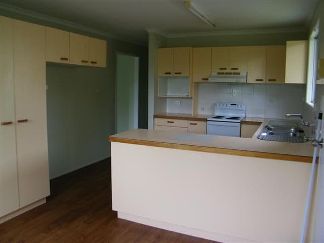 48 Hibiscus Avenue, GLADSTONE QLD 4680, Gladstone - Thumbnail 2